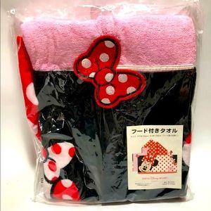 NWT Tokyo Disney Minnie Towel Wrap